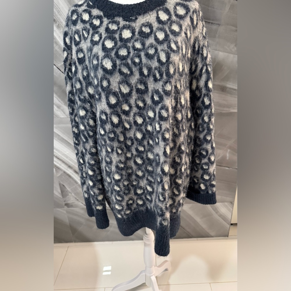 Current/Elliott Oversized Leopard Print Sweater L Navy Cream Crewnec